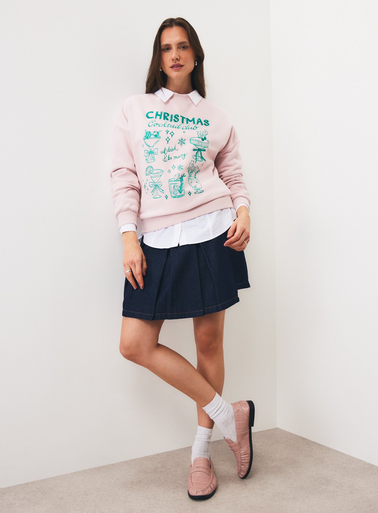 Pink Cocktail Club Graphic Crewneck Sweater M - Image 2 thumbnail